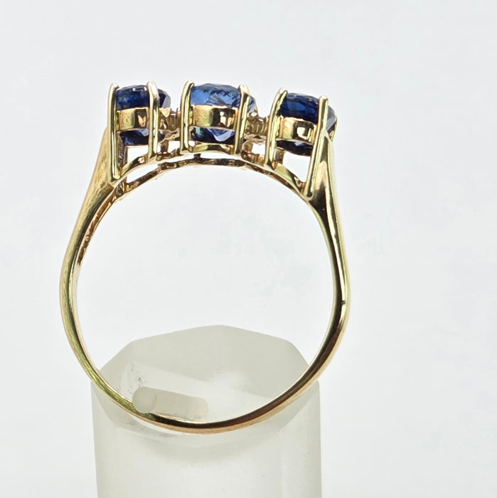 Vintage: 9ct Yellow Gold Blue Spinel & White Topaz Three Stone Ring