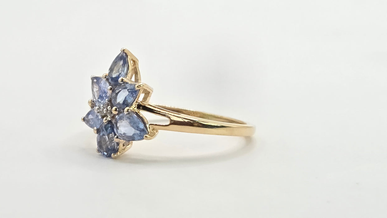 Vintage: 9ct Yellow Gold Blue & White Spinel Floral Dress Ring
