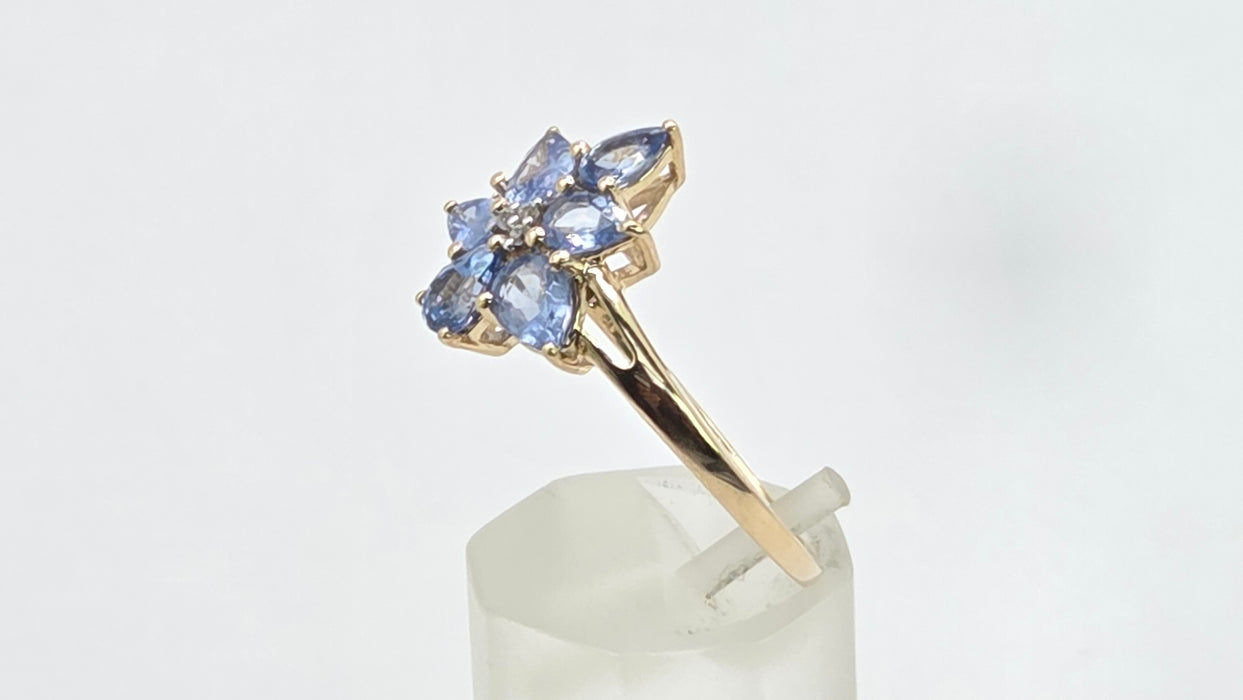 Vintage: 9ct Yellow Gold Blue & White Spinel Floral Dress Ring