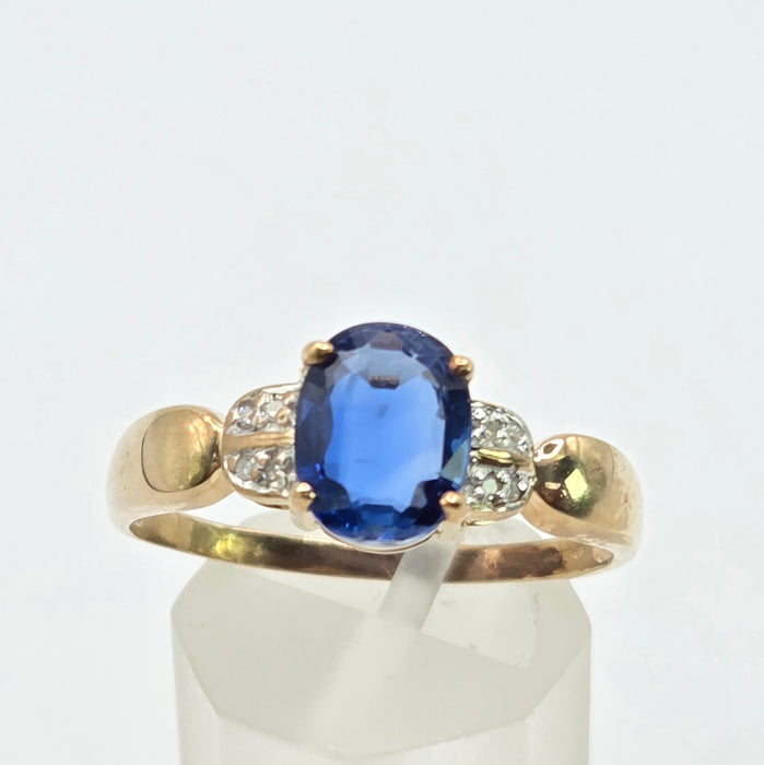 Vintage: 9ct Yellow Gold Sapphire & Diamond Ring