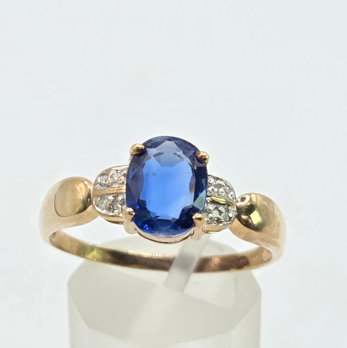 Vintage: 9ct Yellow Gold Sapphire & Diamond Ring