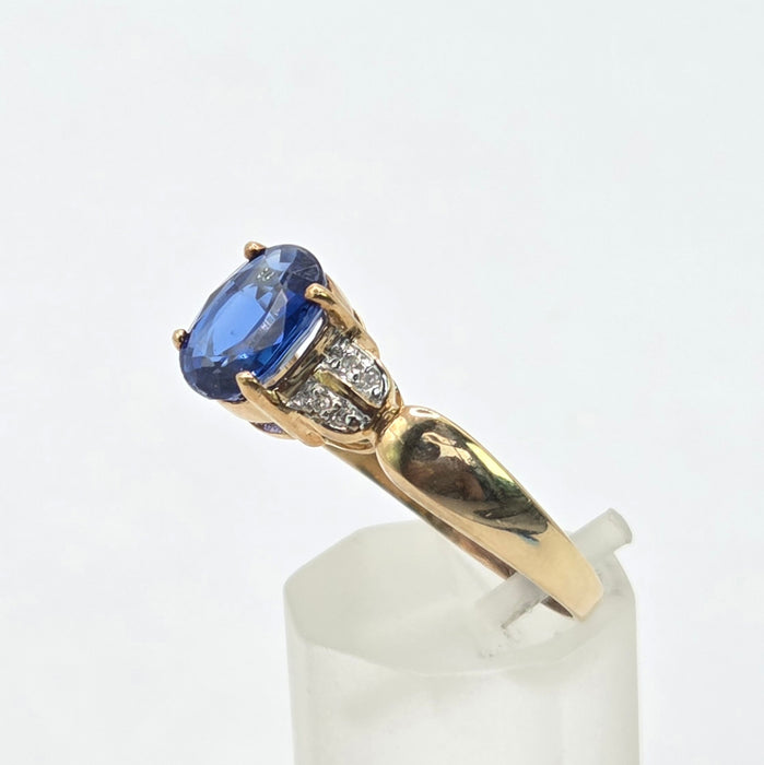 Vintage: 9ct Yellow Gold Sapphire & Diamond Ring