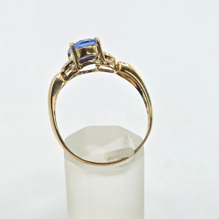 Vintage: 9ct Yellow Gold Sapphire & Diamond Ring