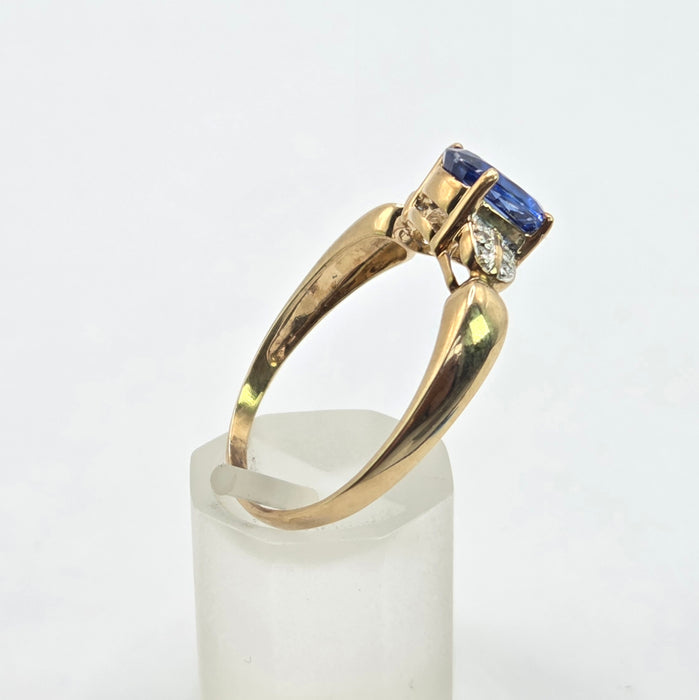 Vintage: 9ct Yellow Gold Sapphire & Diamond Ring