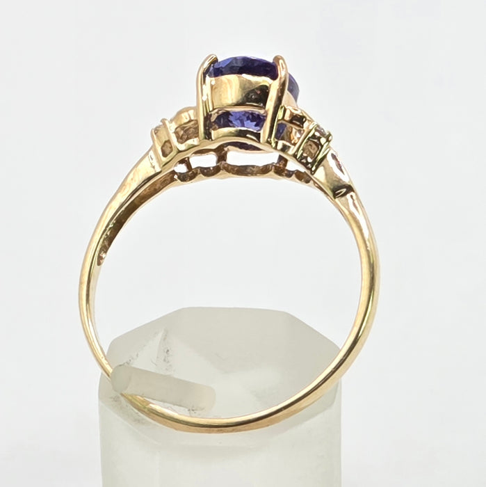 Vintage: 9ct Yellow Gold Iolite & Diamond Dress Ring