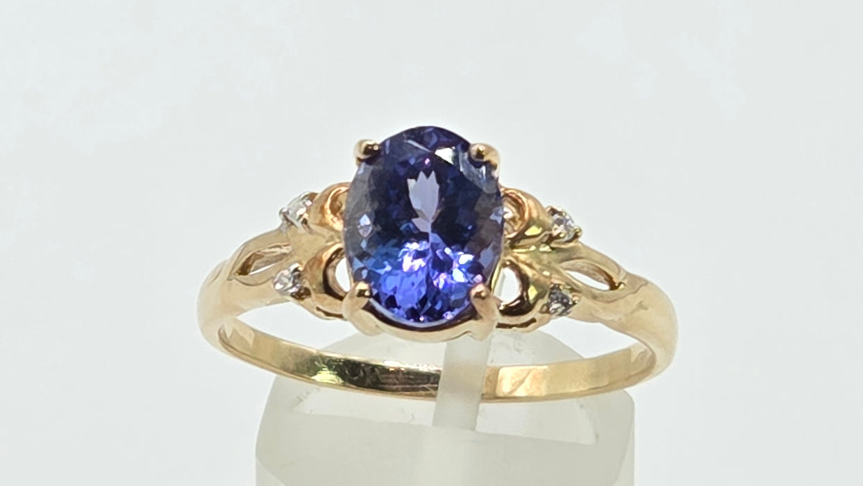 Vintage: 9ct Yellow Gold Iolite & Diamond Dress Ring