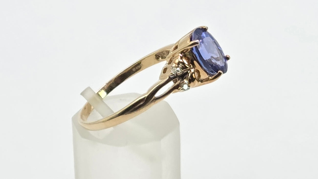 Vintage: 9ct Yellow Gold Iolite & Diamond Dress Ring