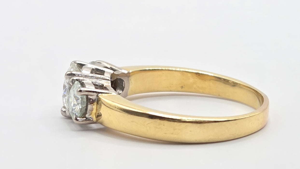 Vintage: 18ct Yellow Gold Simulated Diamond Trilogy Ring
