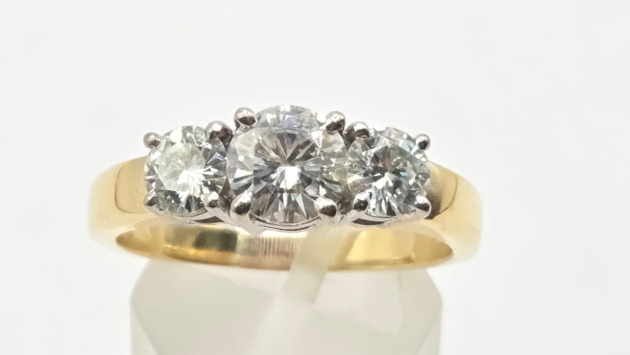 Vintage: 18ct Yellow Gold Simulated Diamond Trilogy Ring