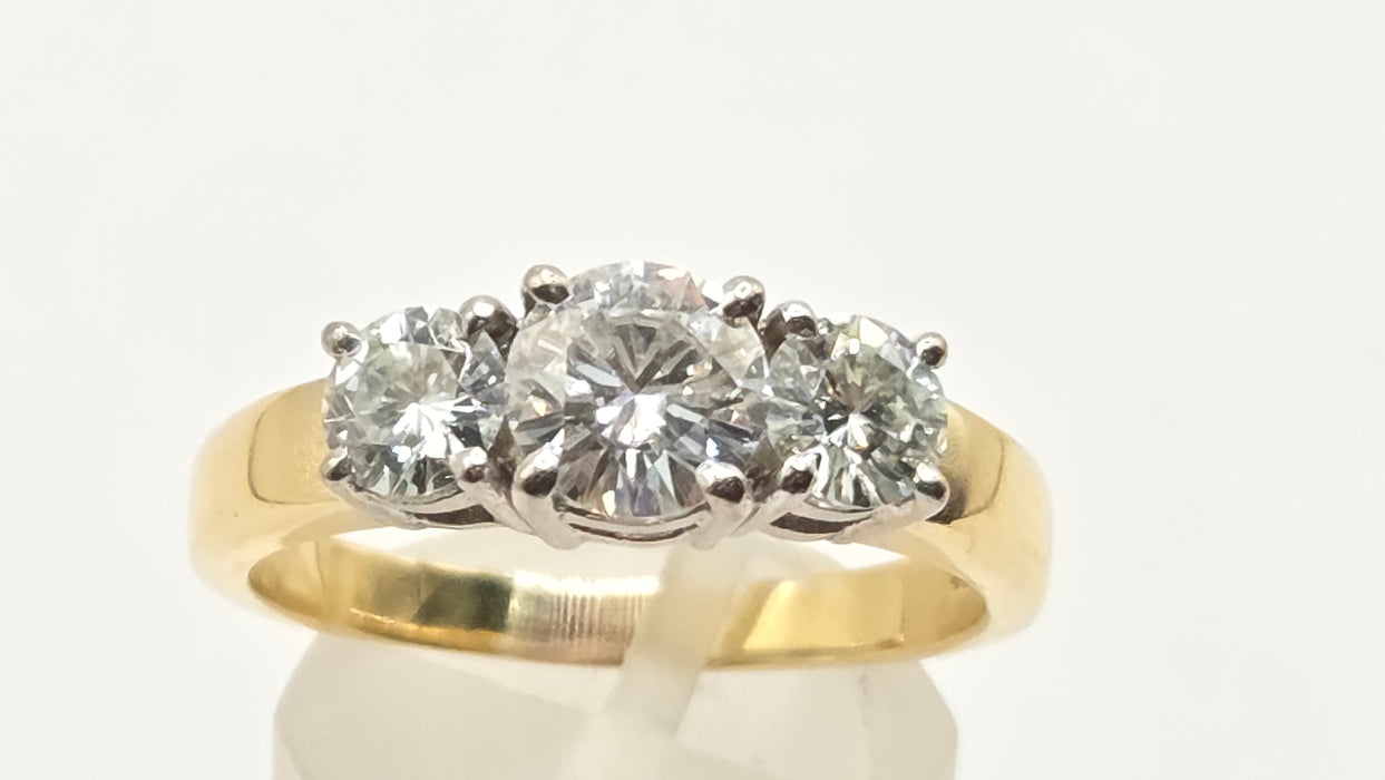 Vintage: 18ct Yellow Gold Simulated Diamond Trilogy Ring