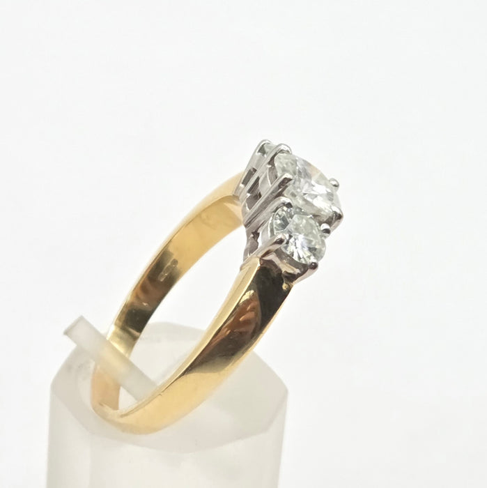 Vintage: 18ct Yellow Gold Simulated Diamond Trilogy Ring