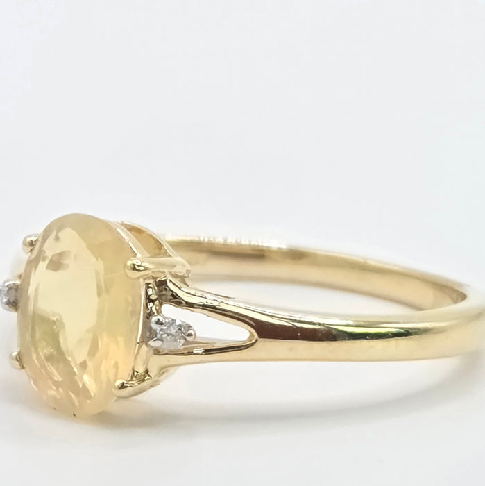 Vintage: 9ct Yellow Gold Opal & Diamond Split Shank Ring