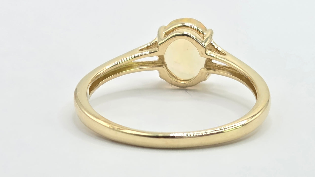 Vintage: 9ct Yellow Gold Opal & Diamond Split Shank Ring