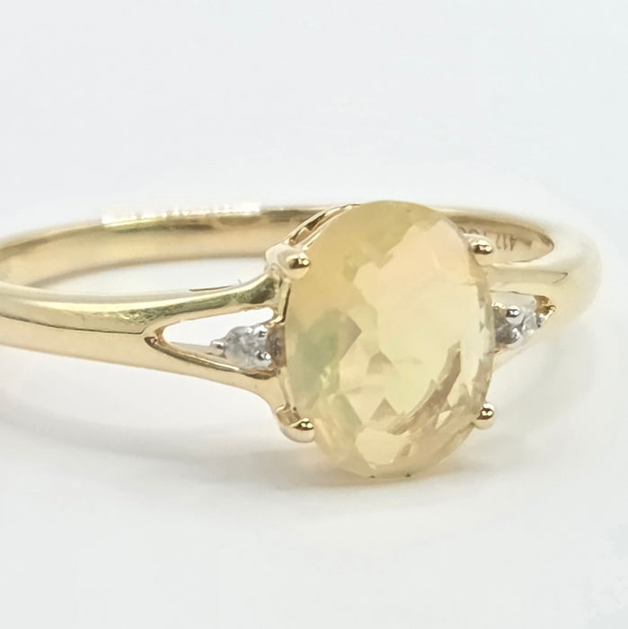 Vintage: 9ct Yellow Gold Opal & Diamond Split Shank Ring