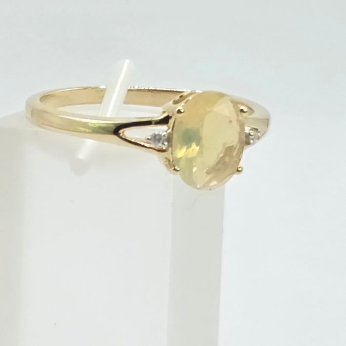 Vintage: 9ct Yellow Gold Opal & Diamond Split Shank Ring