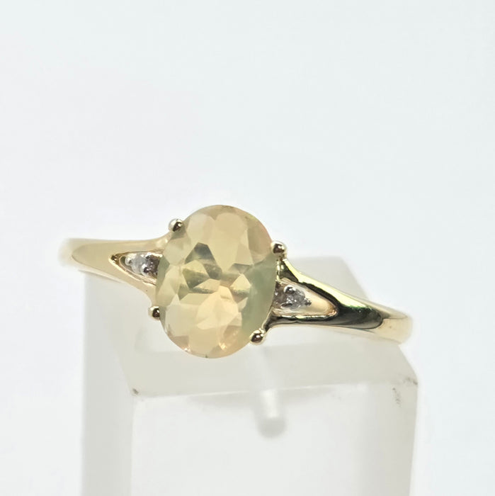 Vintage: 9ct Yellow Gold Opal & Diamond Split Shank Ring