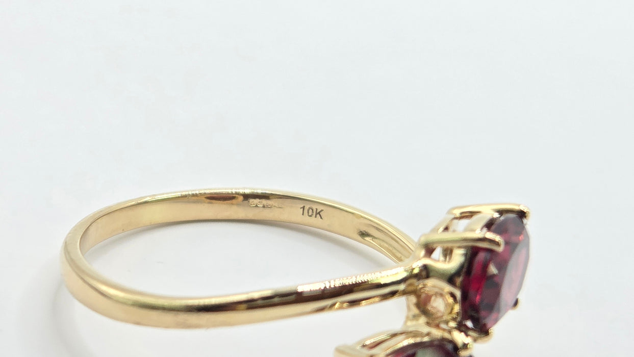 Vintage: 9ct Yellow Gold Garnet Crossover Ring