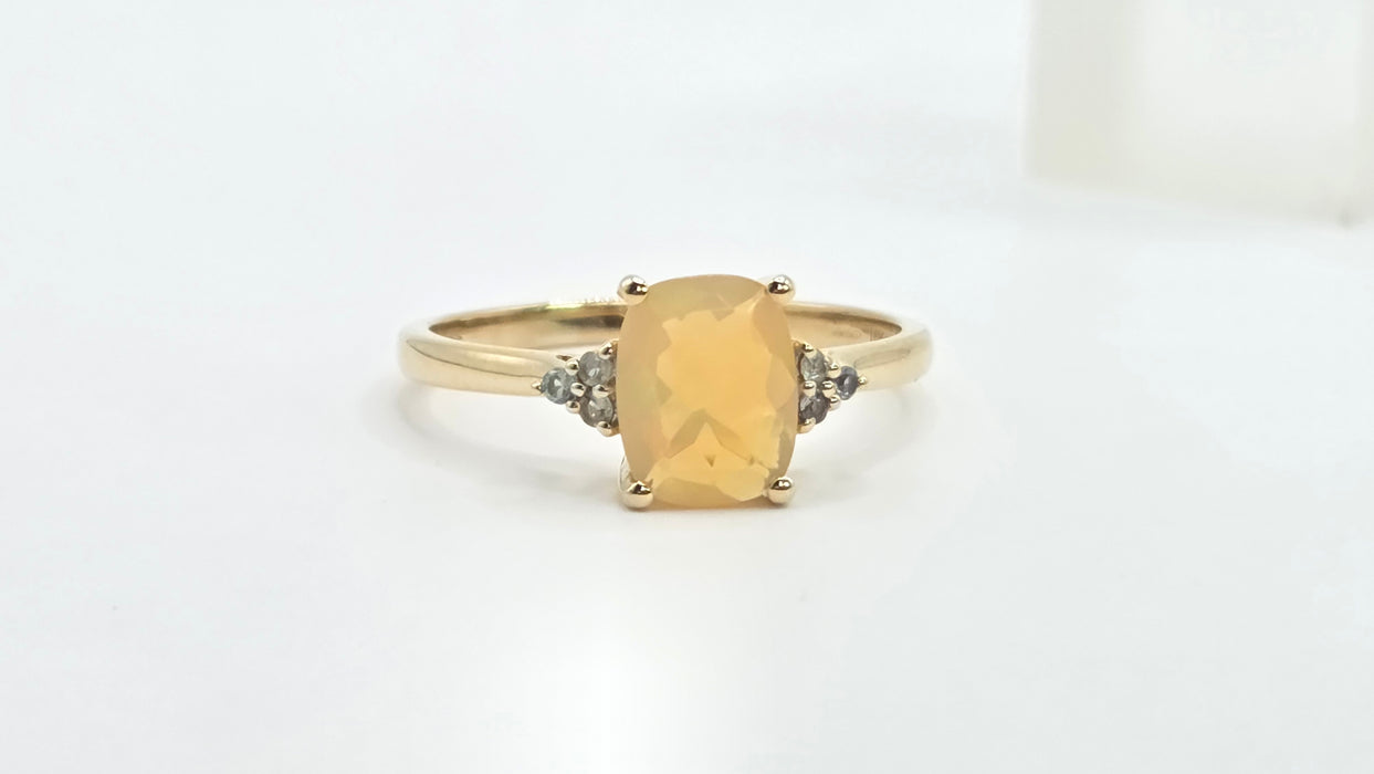 Vintage: 9ct Yellow Gold Opaque Opal & Green Topaz Trefoil Ring