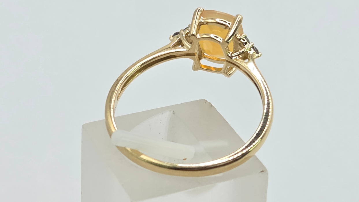 Vintage: 9ct Yellow Gold Opaque Opal & Green Topaz Trefoil Ring