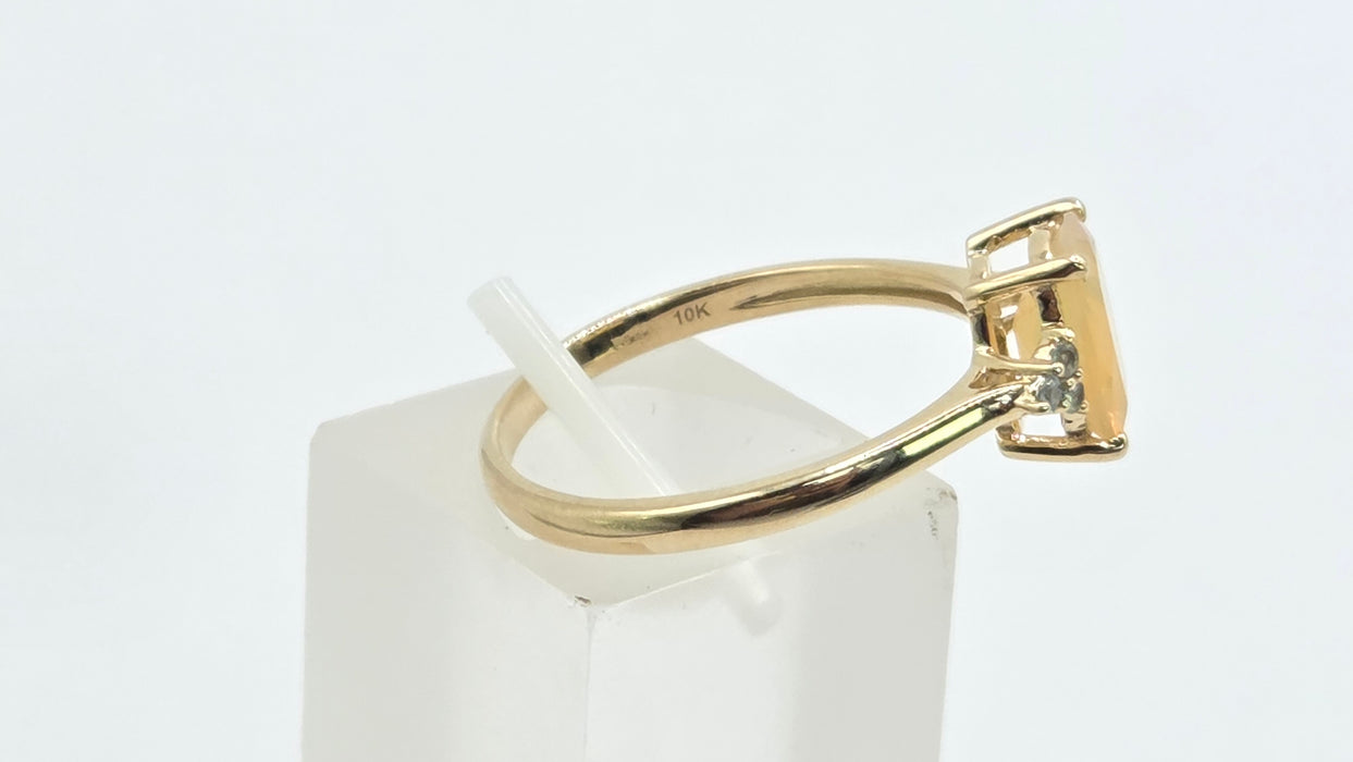 Vintage: 9ct Yellow Gold Opaque Opal & Green Topaz Trefoil Ring