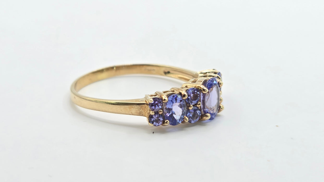Vintage: 9ct Yellow Gold Tanzanite Dress Ring