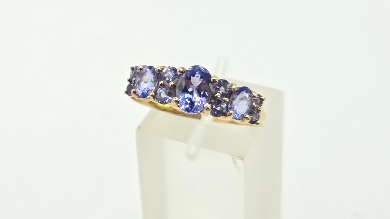Vintage: 9ct Yellow Gold Tanzanite Dress Ring
