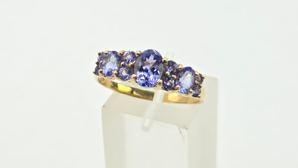 Vintage: 9ct Yellow Gold Tanzanite Dress Ring