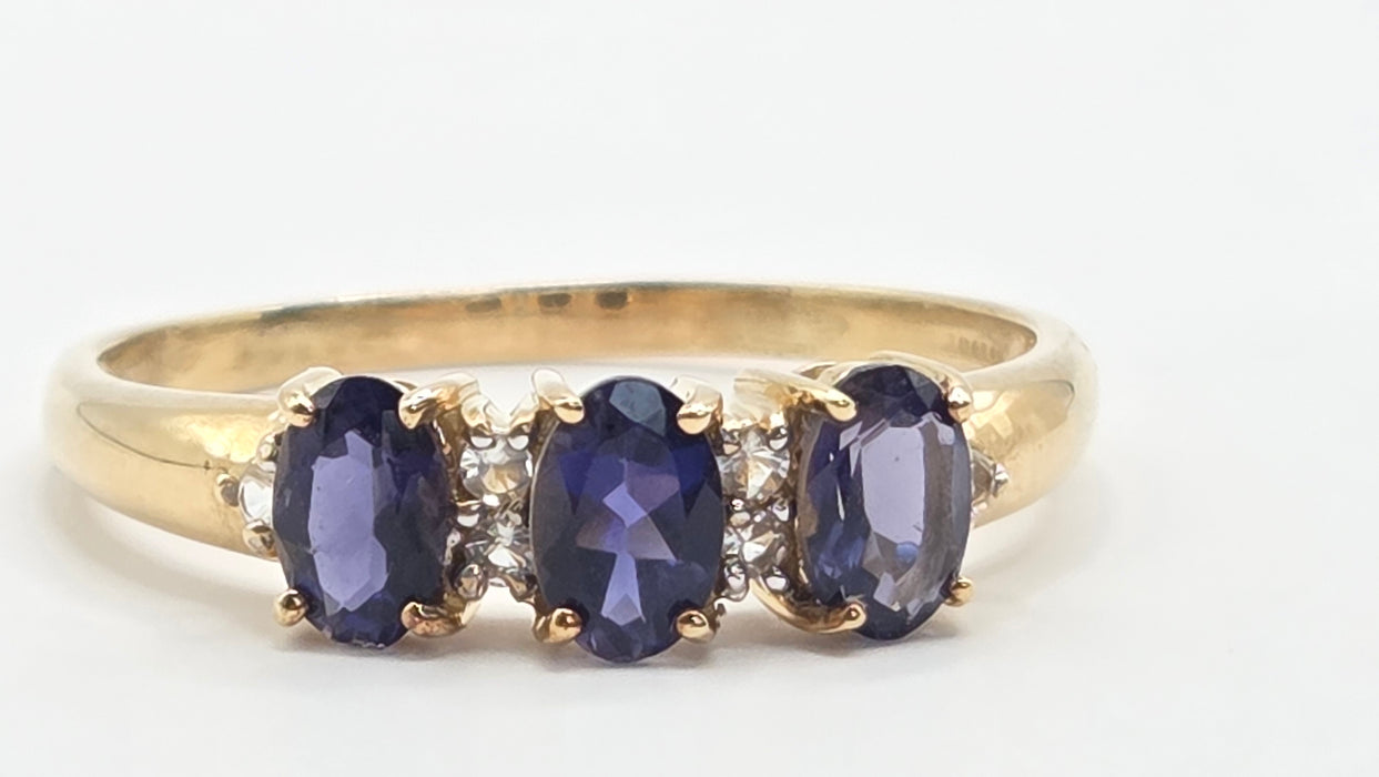 Vintage: 9ct Gold Iolite & Diamond Ring