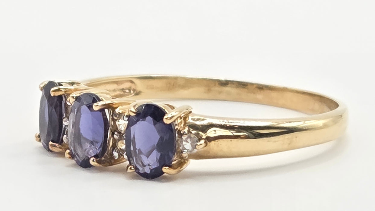 Vintage: 9ct Gold Iolite & Diamond Ring