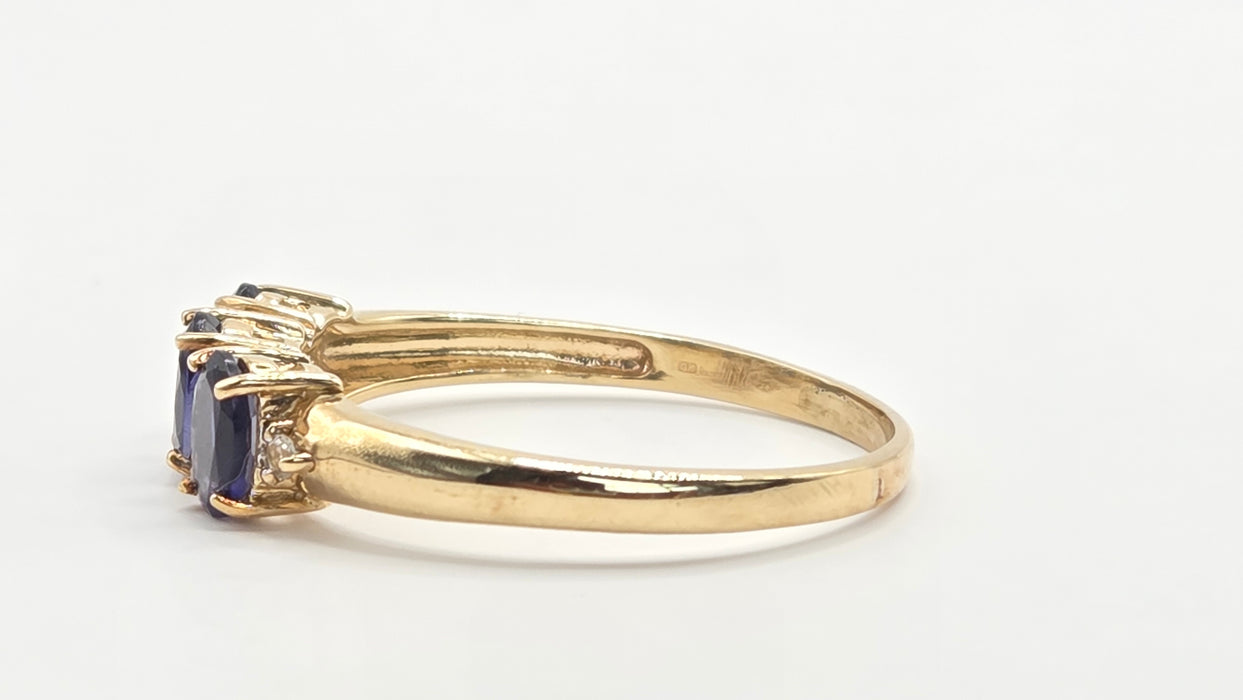 Vintage: 9ct Gold Iolite & Diamond Ring