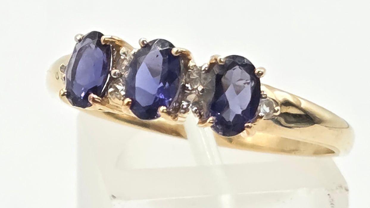 Vintage: 9ct Gold Iolite & Diamond Ring