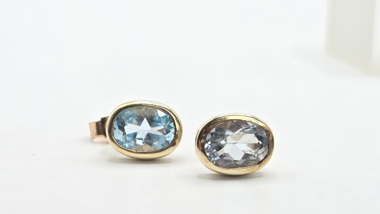 Vintage: 9ct Gold Blue Topaz Stud Earrings