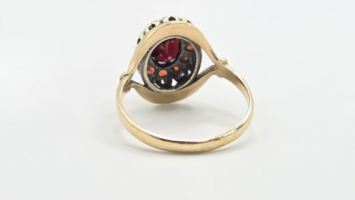 Vintage: 9ct Gold Tiered Garnet Cluster Ring — From 1966