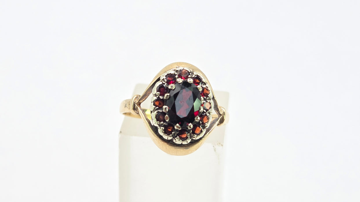 Vintage: 9ct Gold Tiered Garnet Cluster Ring — From 1966