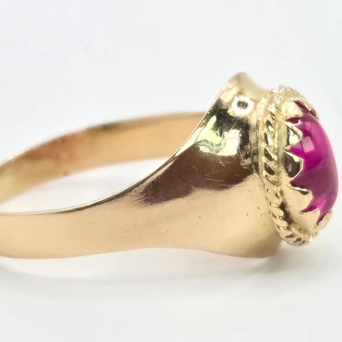Vintage: 18ct Yellow Gold Pink Sapphire Cabochon Signet Ring