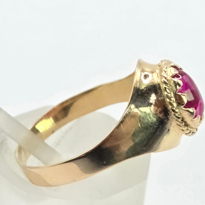 Vintage: 18ct Yellow Gold Pink Sapphire Cabochon Signet Ring