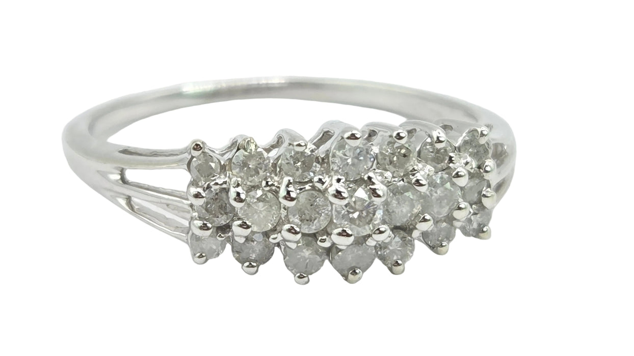 Vintage: 9ct White Gold Diamond Cluster Ring