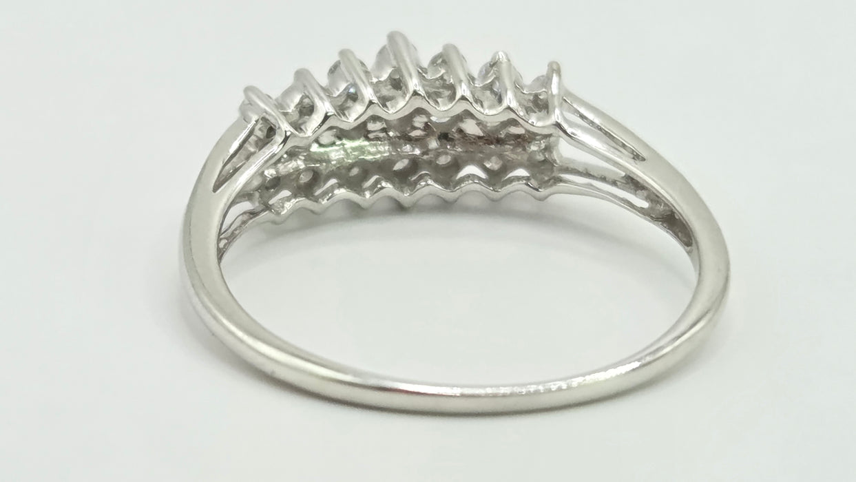 Vintage: 9ct White Gold Diamond Cluster Ring