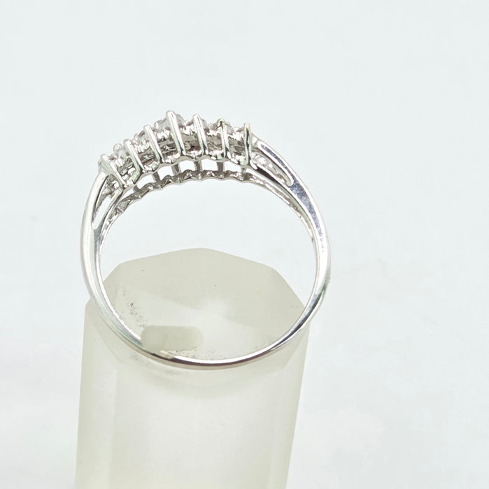 Vintage: 9ct White Gold Diamond Cluster Ring