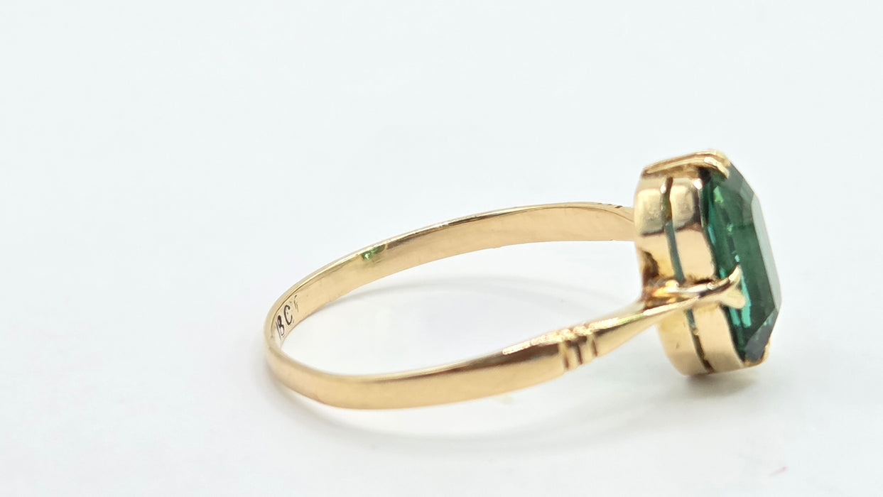Vintage: 18ct Gold Green Tourmaline Solitaire Ring