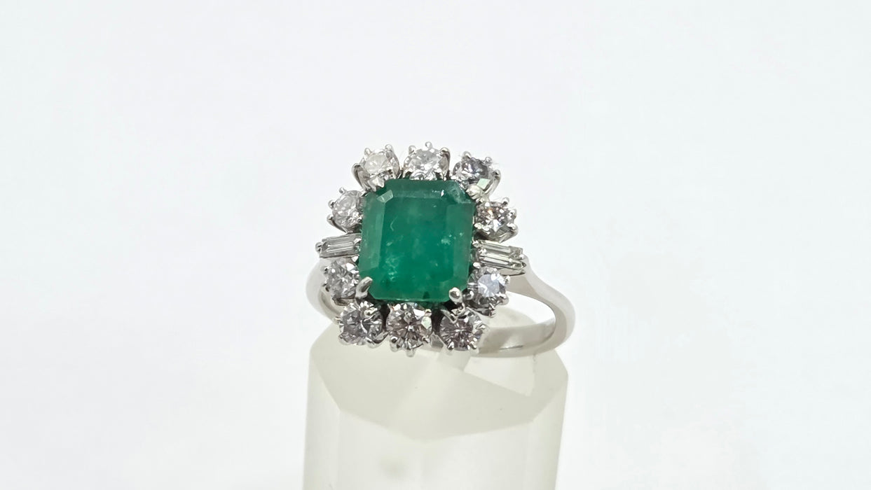 Vintage: 18ct White Gold Emerald & Diamond Dress Ring - Sensational