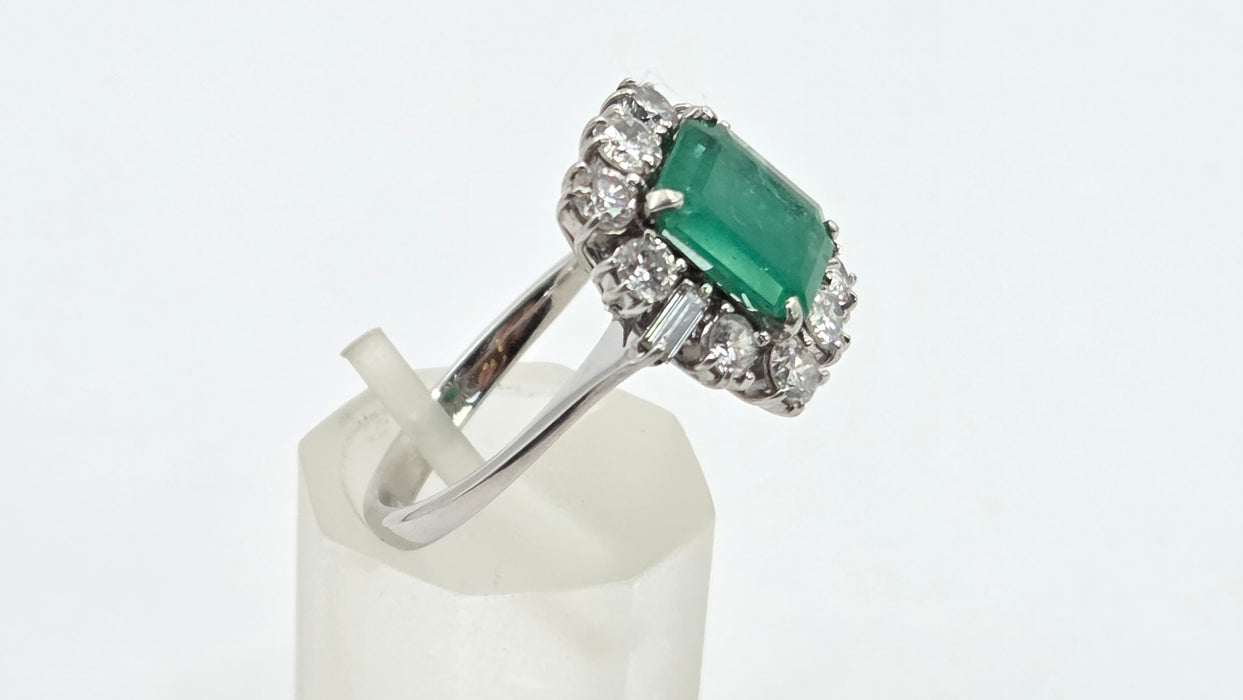 Vintage: 18ct White Gold Emerald & Diamond Dress Ring - Sensational