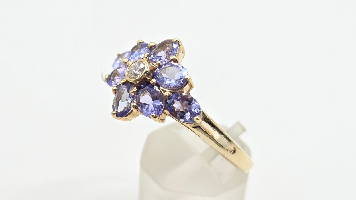 Vintage: 9ct Gold Tanzanite & Diamond Flower Cluster Ring
