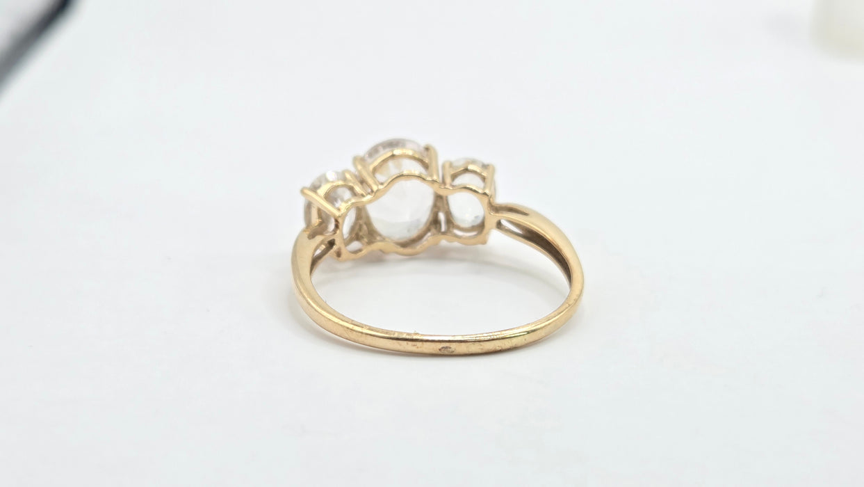Vintage: 9ct Gold White Quartz Trilogy Ring