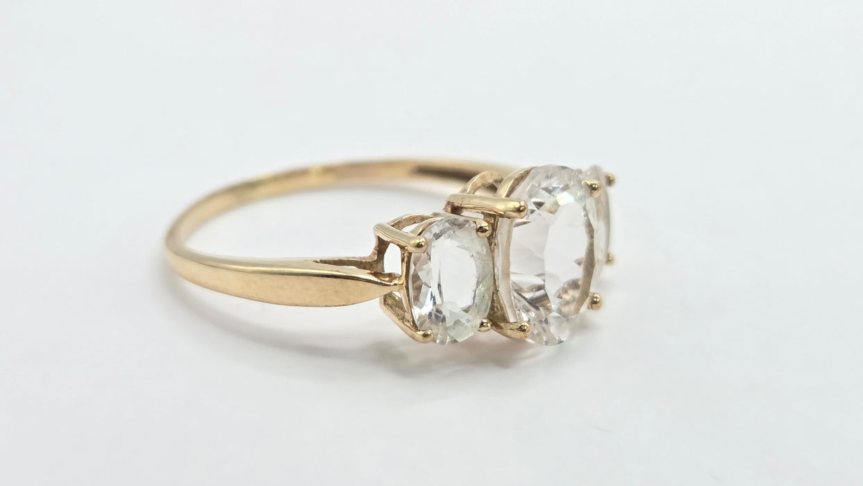Vintage: 9ct Gold White Quartz Trilogy Ring