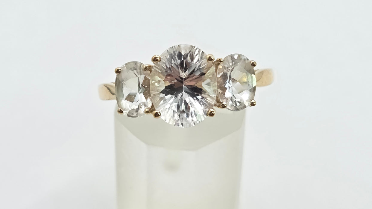 Vintage: 9ct Gold White Quartz Trilogy Ring