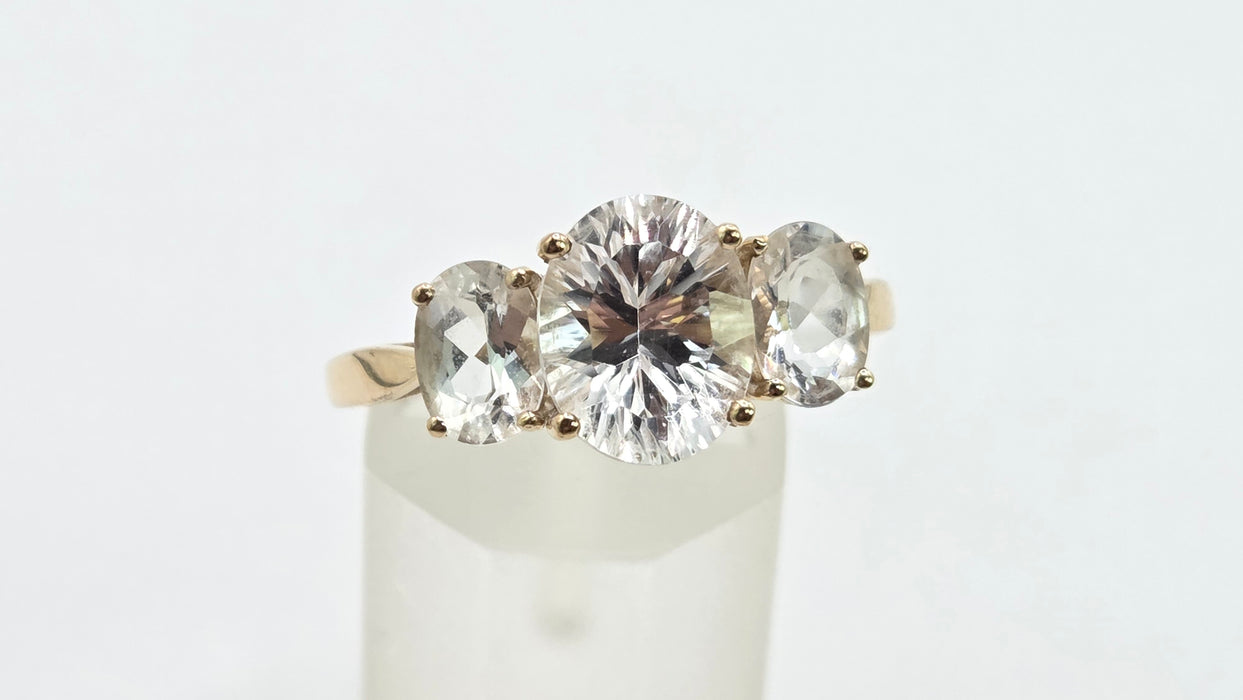 Vintage: 9ct Gold White Quartz Trilogy Ring