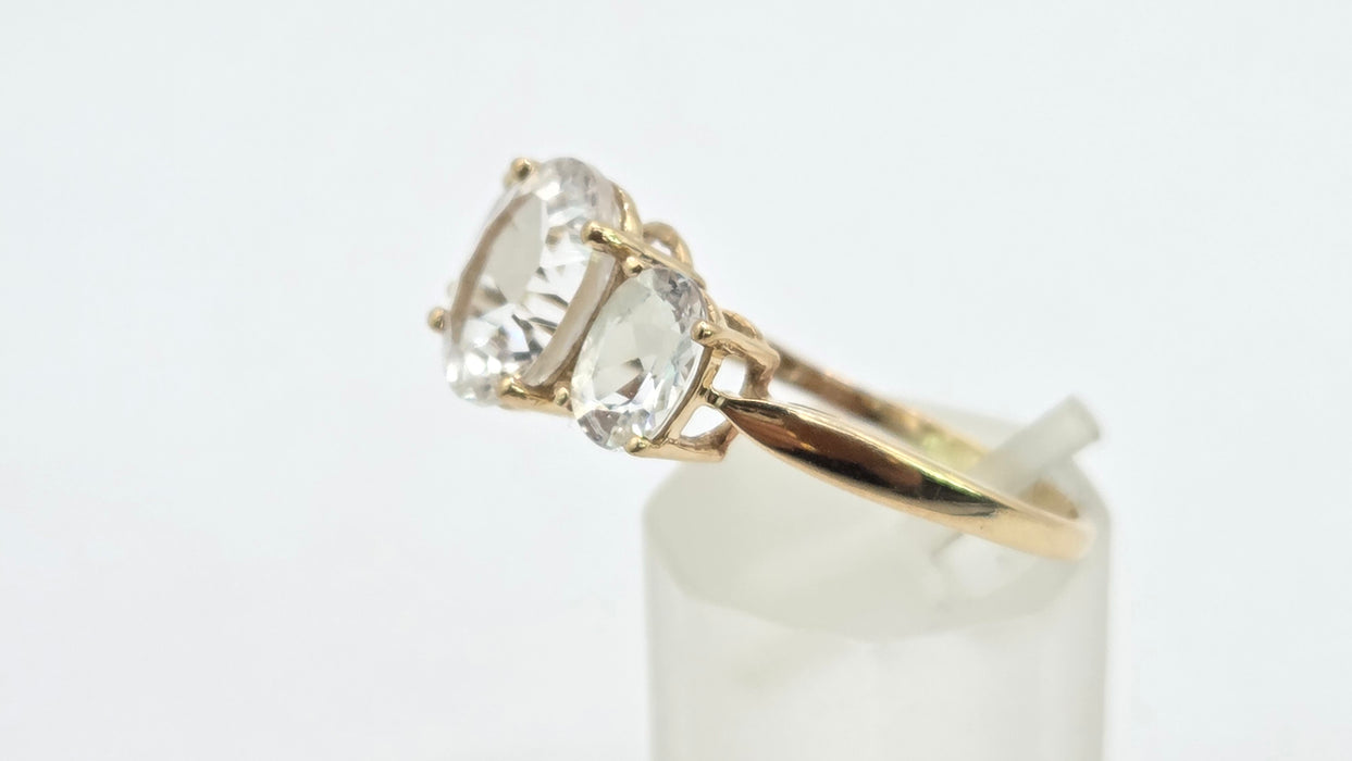 Vintage: 9ct Gold White Quartz Trilogy Ring