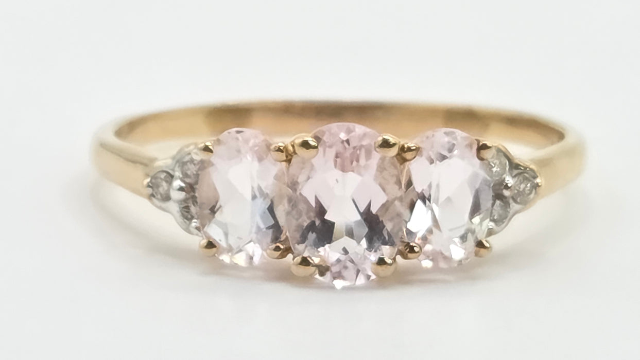 Vintage: 9ct Gold Morganite & Diamond Trilogy Ring