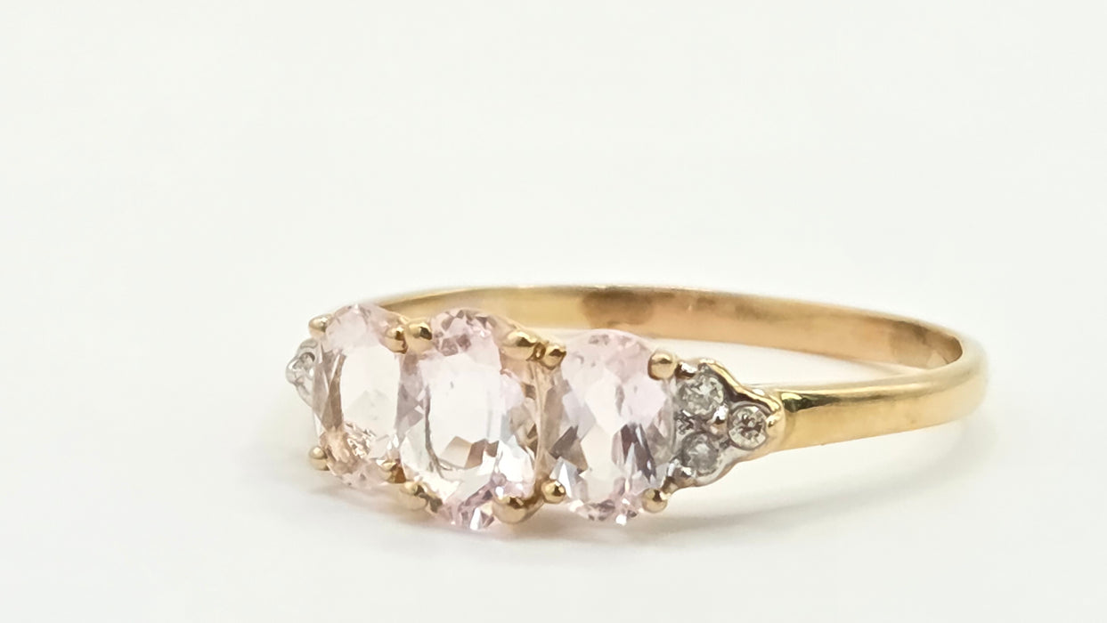 Vintage: 9ct Gold Morganite & Diamond Trilogy Ring